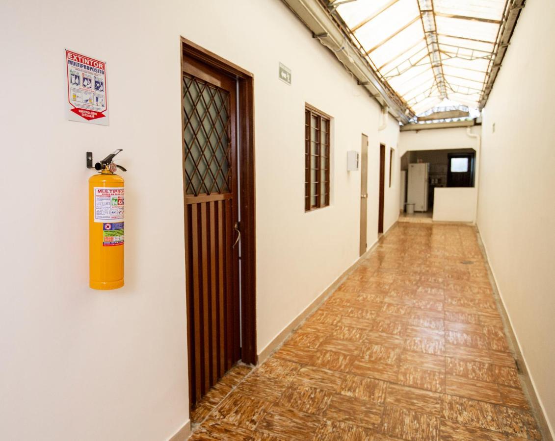 Komodo Alojamiento- Hostal Autoservicio, Ubicado Cerca Al Centro Historico - Bano Privado, Wifi , Cama 2X2 Y Agua Caliente Y Cocina Compartida 포펜 외부 사진