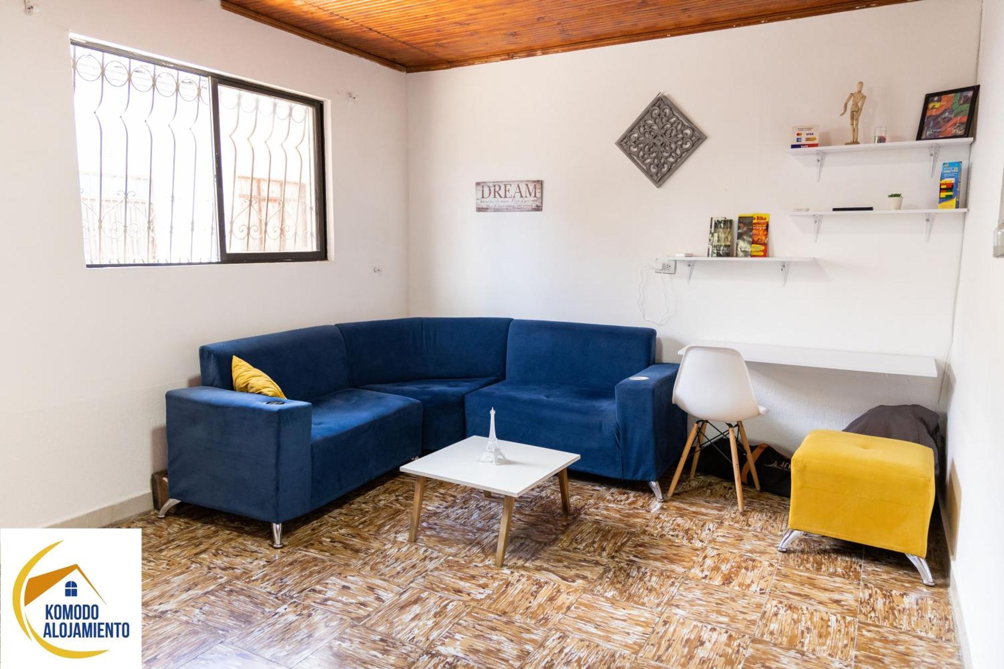 Komodo Alojamiento- Hostal Autoservicio, Ubicado Cerca Al Centro Historico - Bano Privado, Wifi , Cama 2X2 Y Agua Caliente Y Cocina Compartida 포펜 외부 사진